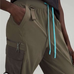 Lululemon Cargo High-Rise Lined Hiking Pant